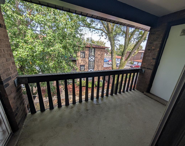 13628 Royal Court - Photo Thumbnail 16