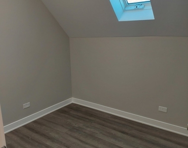 4117 S Albany Avenue - Photo Thumbnail 2