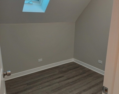 4117 S Albany Avenue - Photo Thumbnail 1