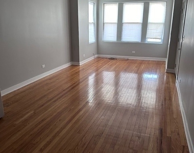 4117 S Albany Avenue - Photo Thumbnail 3