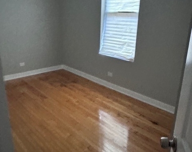 4117 S Albany Avenue - Photo Thumbnail 6