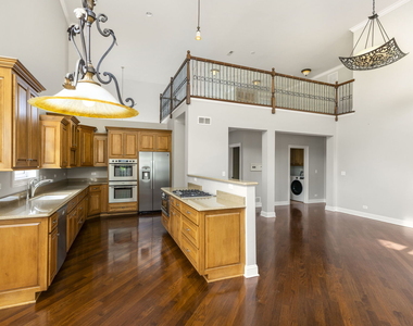 1015 White Pine Lane - Photo Thumbnail 4