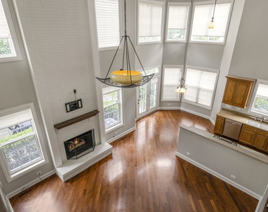 1015 White Pine Lane - Photo Thumbnail 9
