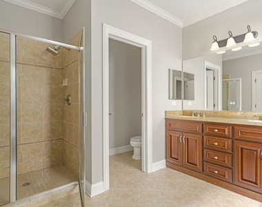 1015 White Pine Lane - Photo Thumbnail 8