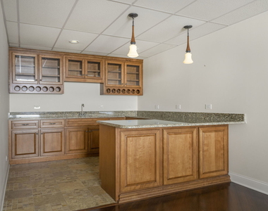 1015 White Pine Lane - Photo Thumbnail 13