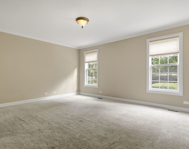 1015 White Pine Lane - Photo Thumbnail 6