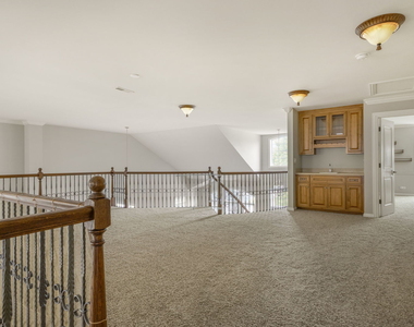 1015 White Pine Lane - Photo Thumbnail 10