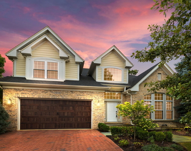 1015 White Pine Lane - Photo Thumbnail 17