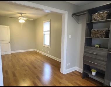 11225 S Sawyer Avenue - Photo Thumbnail 10