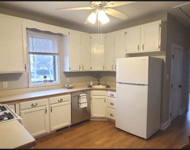 11225 S Sawyer Avenue - Photo Thumbnail 2