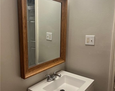 841 Larkin Lane - Photo Thumbnail 14
