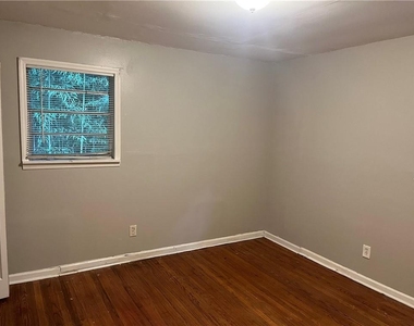 841 Larkin Lane - Photo Thumbnail 8