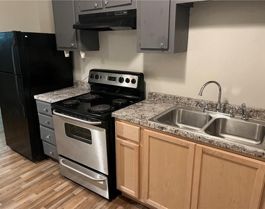 841 Larkin Lane - Photo Thumbnail 6