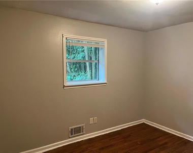 841 Larkin Lane - Photo Thumbnail 9