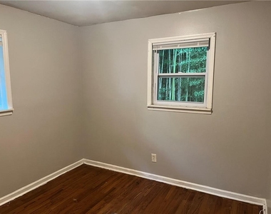 841 Larkin Lane - Photo Thumbnail 10