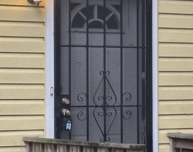 27w029 Oak Street - Photo Thumbnail 1
