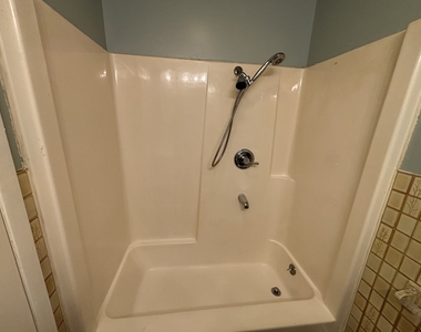 27w029 Oak Street - Photo Thumbnail 10