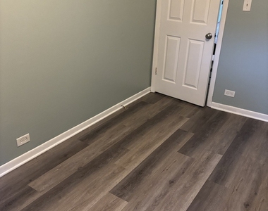 27w029 Oak Street - Photo Thumbnail 5