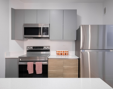 1357 W Estes Avenue - Photo Thumbnail 5