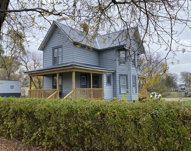 942 N Schuyler Avenue - Photo Thumbnail 2