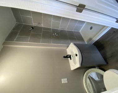942 N Schuyler Avenue - Photo Thumbnail 4