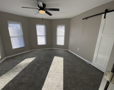 942 N Schuyler Avenue - Photo Thumbnail 7