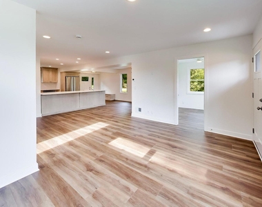 1444 Seminole Road - Photo Thumbnail 4