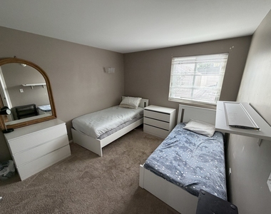 1369 Taylor Road - Photo Thumbnail 3