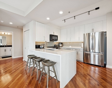 1250 S Michigan Avenue - Photo Thumbnail 5