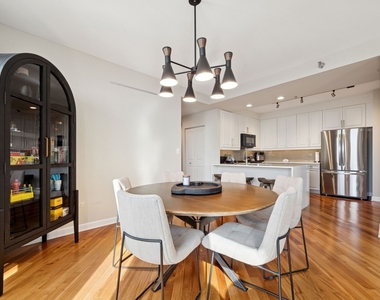 1250 S Michigan Avenue - Photo Thumbnail 3