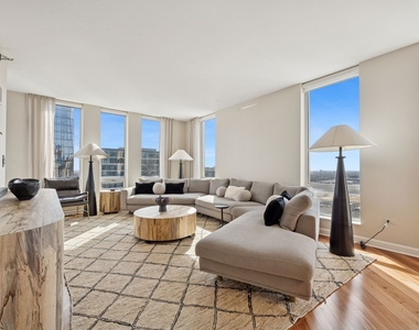 1250 S Michigan Avenue - Photo Thumbnail 1