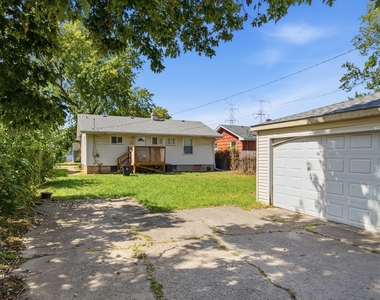 14229 S Blaine Avenue - Photo Thumbnail 10
