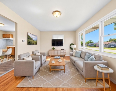 14229 S Blaine Avenue - Photo Thumbnail 2