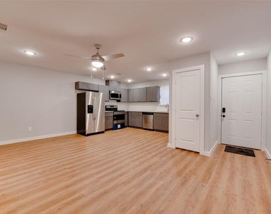 2702 Reid Street - Photo Thumbnail 5