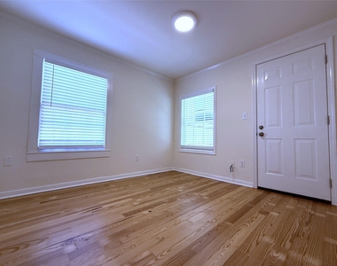 1011 Nadine Street - Photo Thumbnail 2