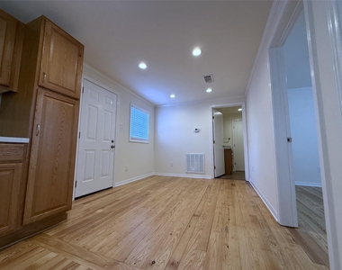 1011 Nadine Street - Photo Thumbnail 6
