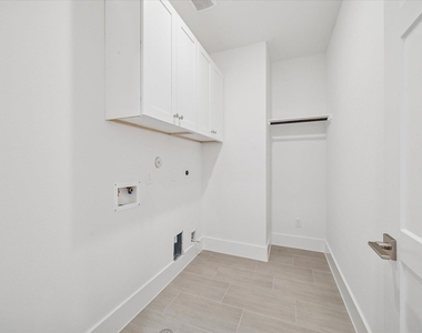 1520 W 21st St - Photo Thumbnail 32