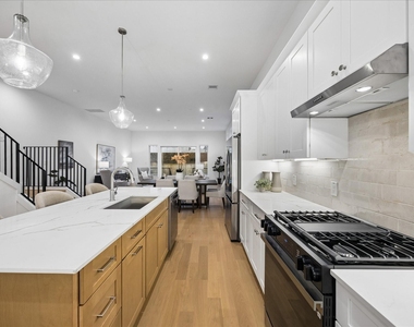 1520 W 21st St - Photo Thumbnail 13