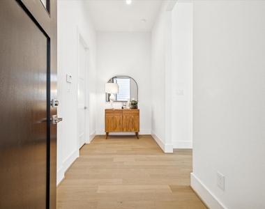1520 W 21st St - Photo Thumbnail 4