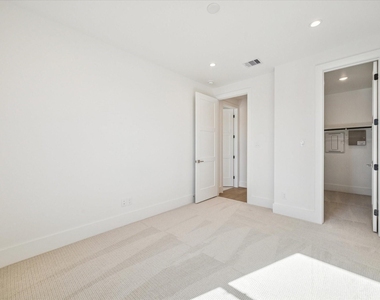 1520 W 21st St - Photo Thumbnail 27