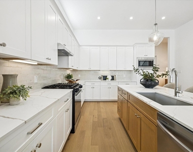 1520 W 21st St - Photo Thumbnail 1