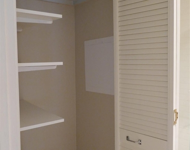 2100 Tanglewilde Street - Photo Thumbnail 8