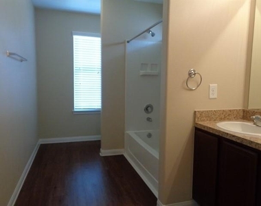 13318 Ambrosa Drive - Photo Thumbnail 7