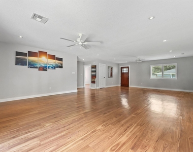 5618 Dawnridge Drive - Photo Thumbnail 3