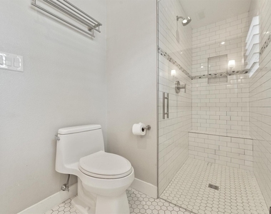 5618 Dawnridge Drive - Photo Thumbnail 11