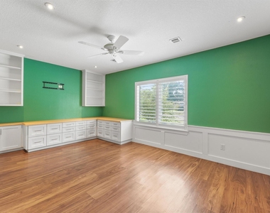 5618 Dawnridge Drive - Photo Thumbnail 8