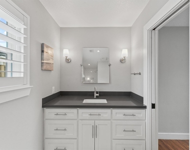 5618 Dawnridge Drive - Photo Thumbnail 12