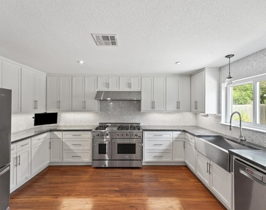 5618 Dawnridge Drive - Photo Thumbnail 1