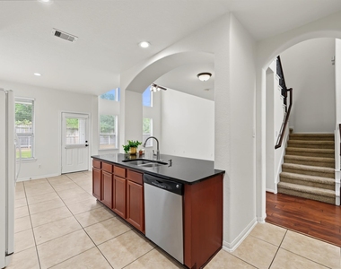 11 Sagamore Ridge Place - Photo Thumbnail 2