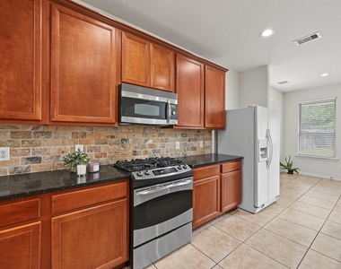 11 Sagamore Ridge Place - Photo Thumbnail 9